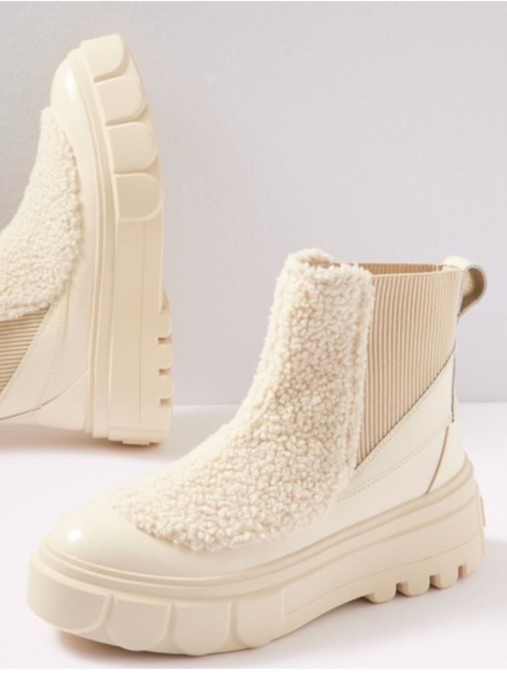New Sorel Caribou X Cozy Chelsea Boot